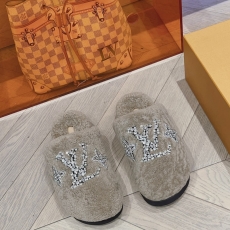 Louis Vuitton Slippers